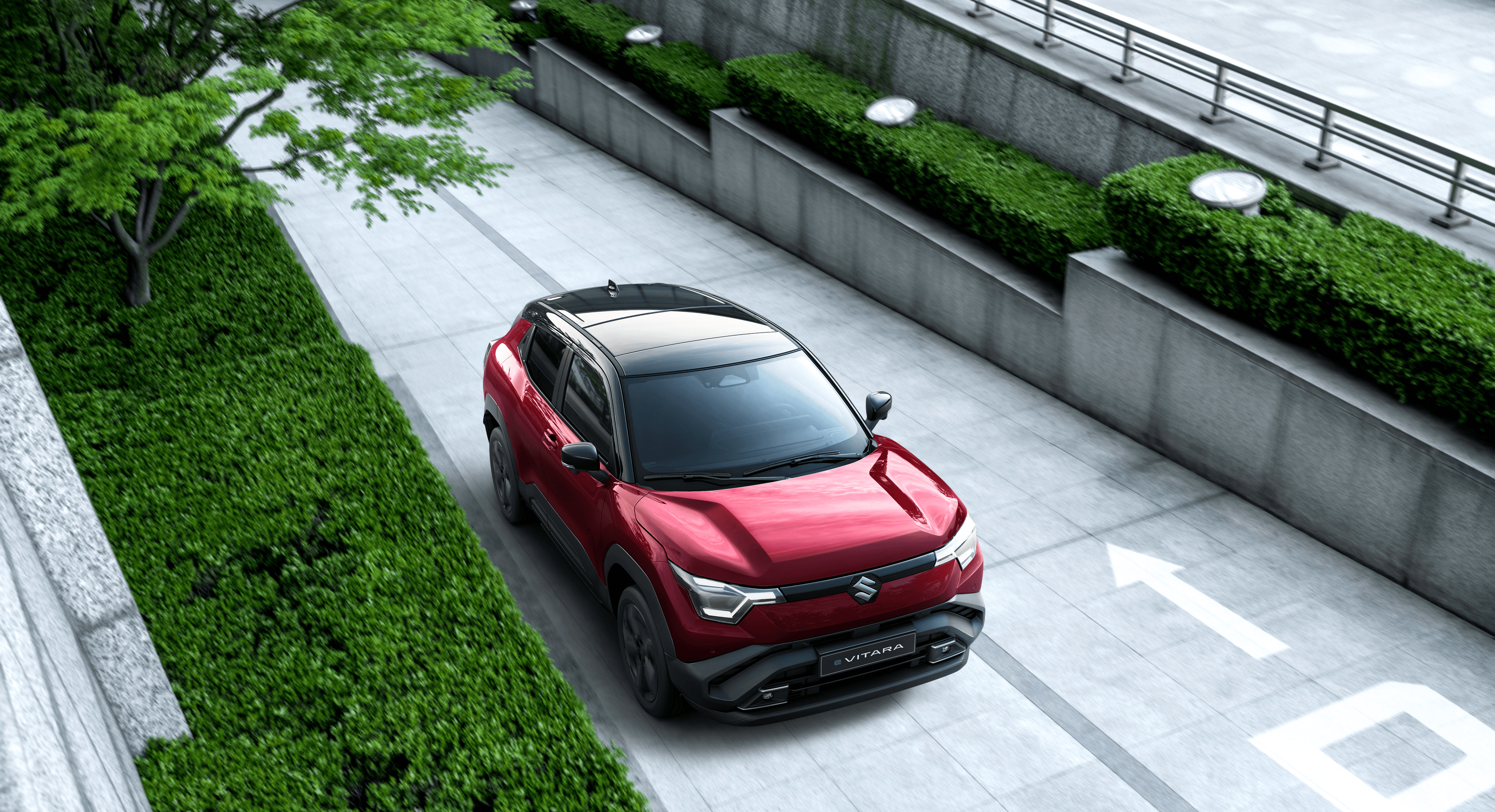 Suzuki eVITARA felhajtón, felülnézetből